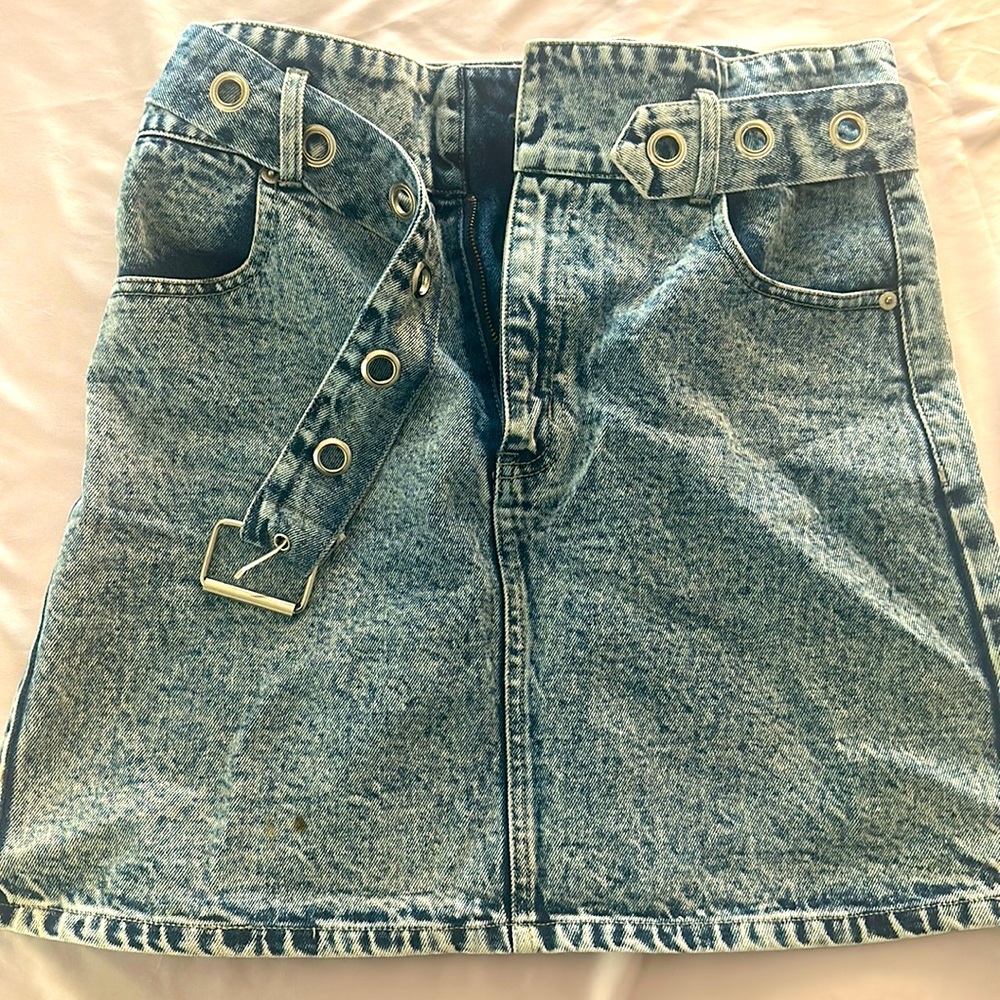 Acid wash denim mini skirt by signature 8
